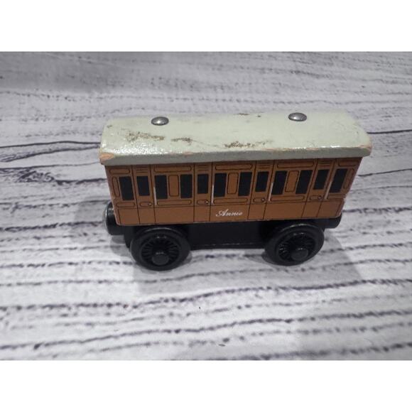 Vintage Thomas and Friends Wooden Railway Annie Passenger Coach - Picture 3 of 4